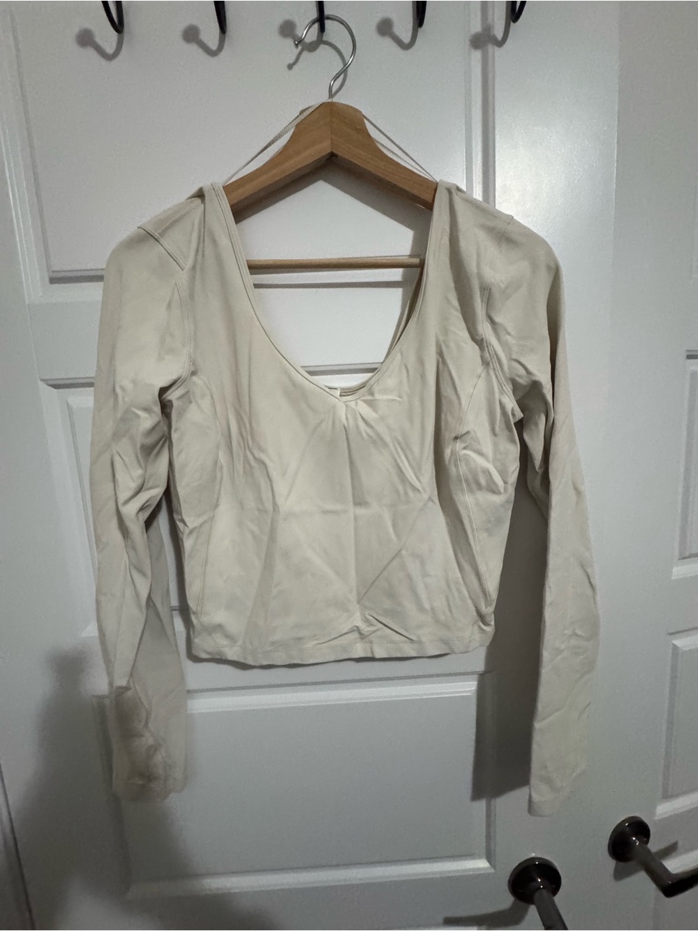lululemon athletica Cream Long-Sleeve V-Neck Top Cropped